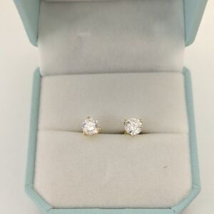 KRKC&CO Elegant Moissanite Stud Earrings